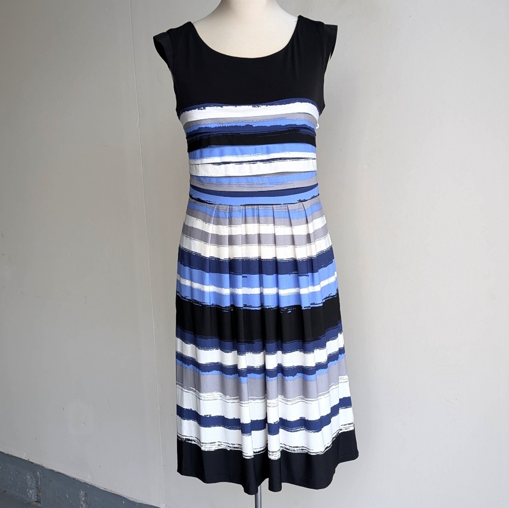 Sandra Darren Blue Striped Knee Length Dress